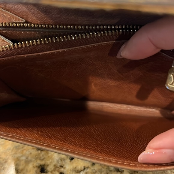 Authentic Louis Vuitton small wallet - Picture 7 of 12